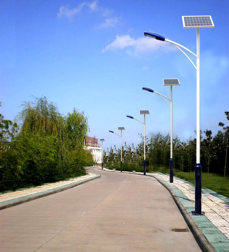 新闻：LED太阳能路灯与普通路灯成本对比